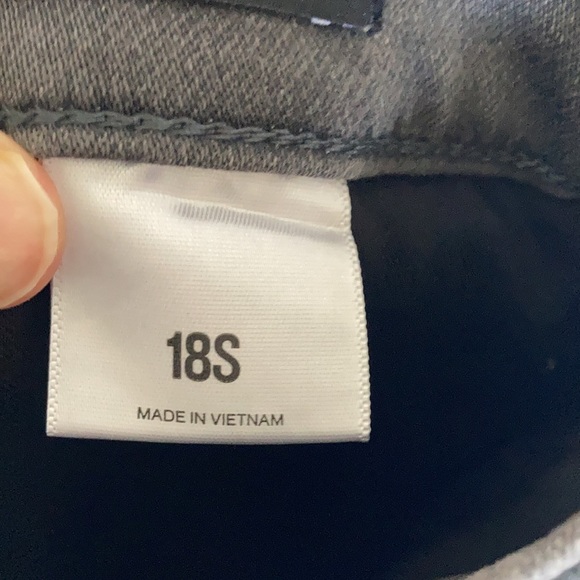 Express Super high rise slim button fly jean size 18 S - Picture 16 of 17